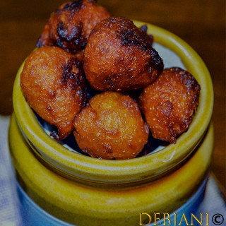 Taler Bora (Sugar Palm Fritters): A Traditional Bengali Sweet delight!