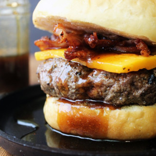 TGIFridays Inspired Jack Daniel's Bacon Cheeseburger
