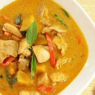 Thai Red Curry with Chicken แกงเผ็ดไก่ฟักทอง