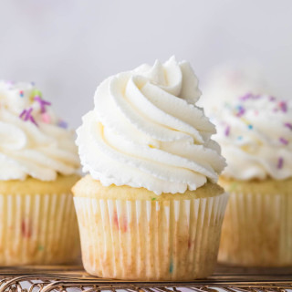 The Best Whipped Cream Frosting