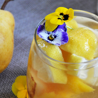 The Best White Sangria Recipe To Cool Down A Summer Day