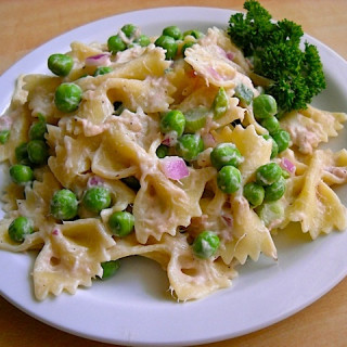 tuna pasta salad with peas
