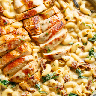 Tuscan Chicken Mac And Cheese (ONE POT, STOVE TOP)