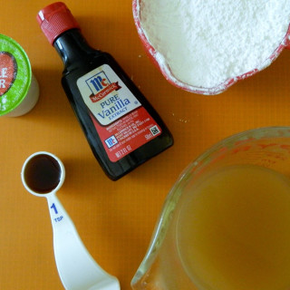Two Ingredient Cake and ndash;Spice Cake Mix and Pumpkin Puree