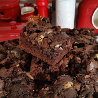 Ultimate Double Chocolate Brownies with Caramels