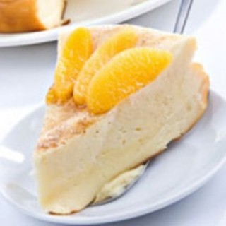 Vanilla Cake with Sautéed Peaches