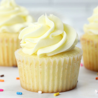 Vanilla Homemade Cupcakes