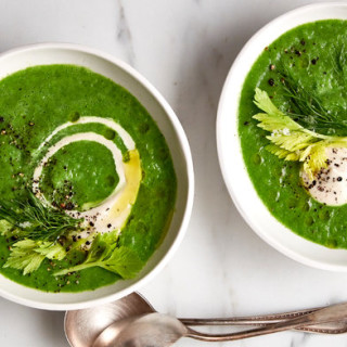Vegan Broccoli Soup With Cashew Cream