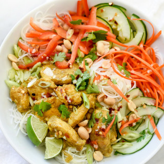 Vietnamese Curry Chicken and Rice Noodle Salad Bowl