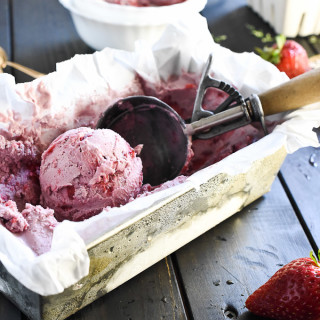 White Balsamic and Roasted Strawberry Ice Cream