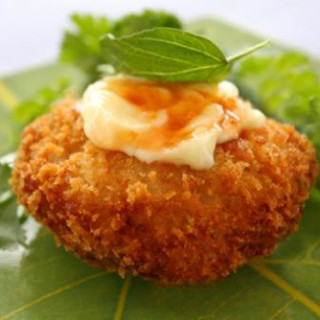 You Won&#39;t Believe How Good These Thai Crab Cakes Turn Out