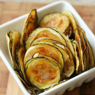 Zucchini Oven Chips (Low Carb)