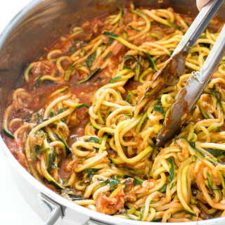 Zucchini Spaghetti (100 Calories &amp; Low Carb!)