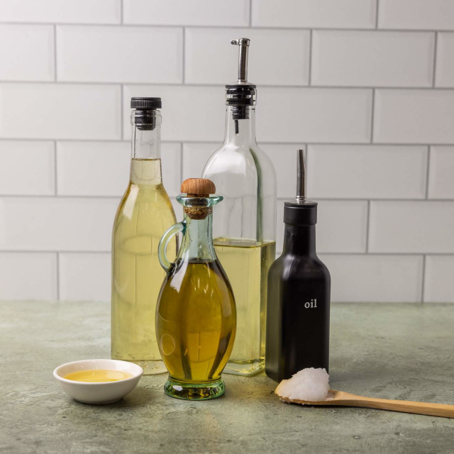 5 Oils To Use In Your Kitchen