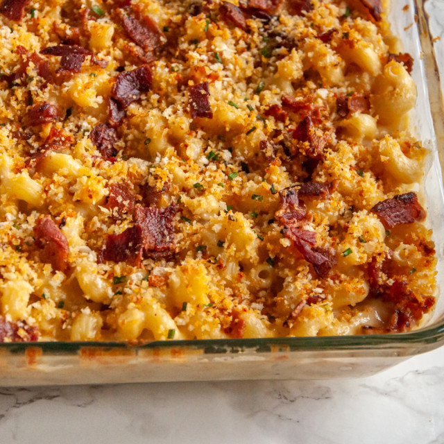 Bacon Mac and Beer Cheese