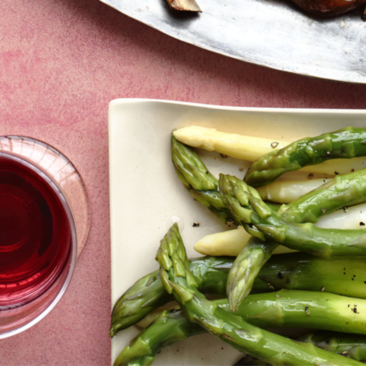 Asparagus with Garlic Dip