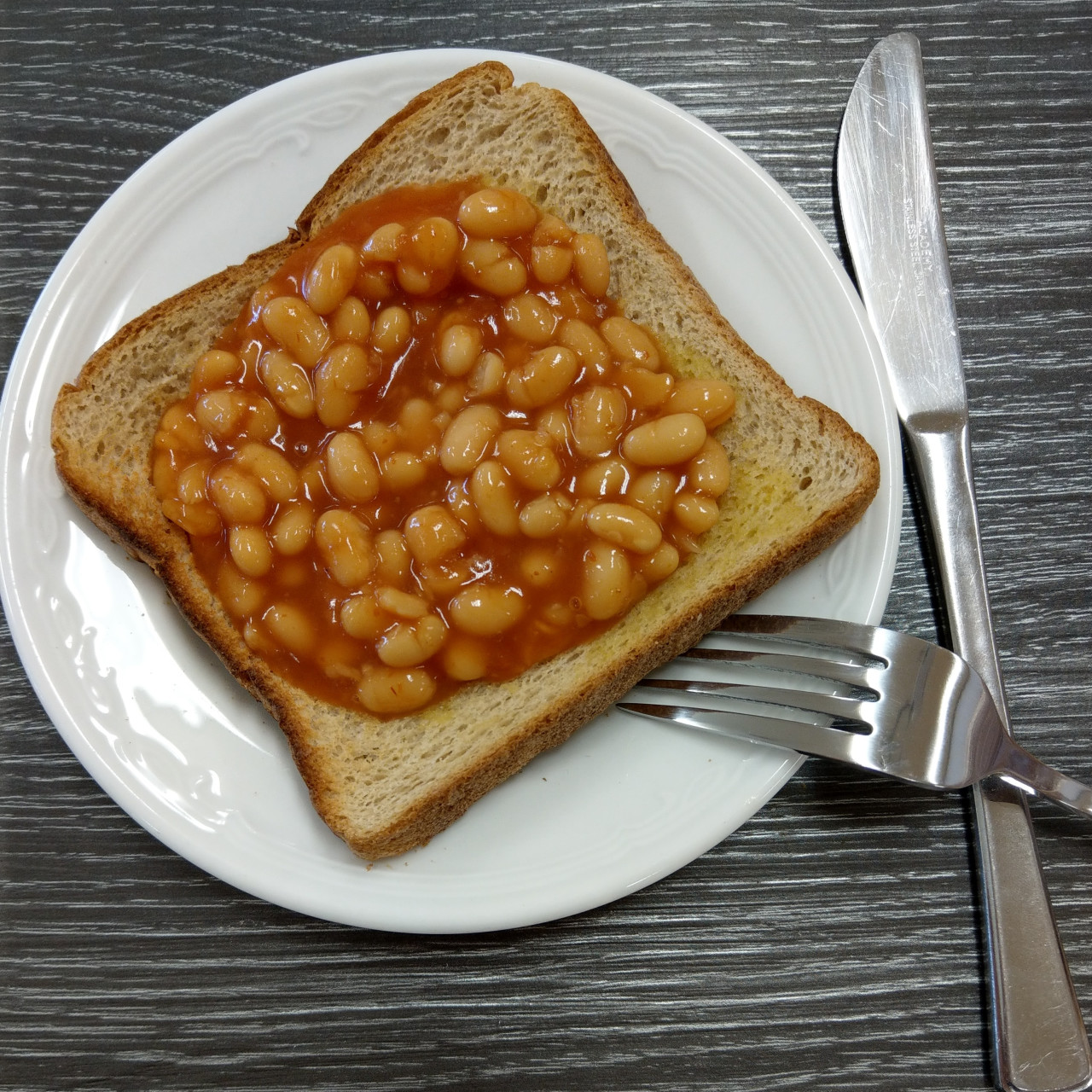 baked-beans-on-toast-2fd454.jpg