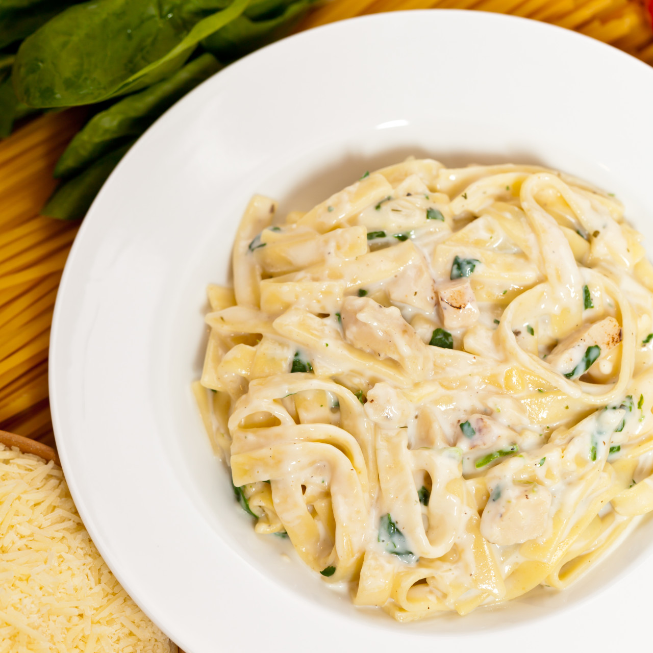 Alfredo fettuccine parmesan prepared chiselandfork