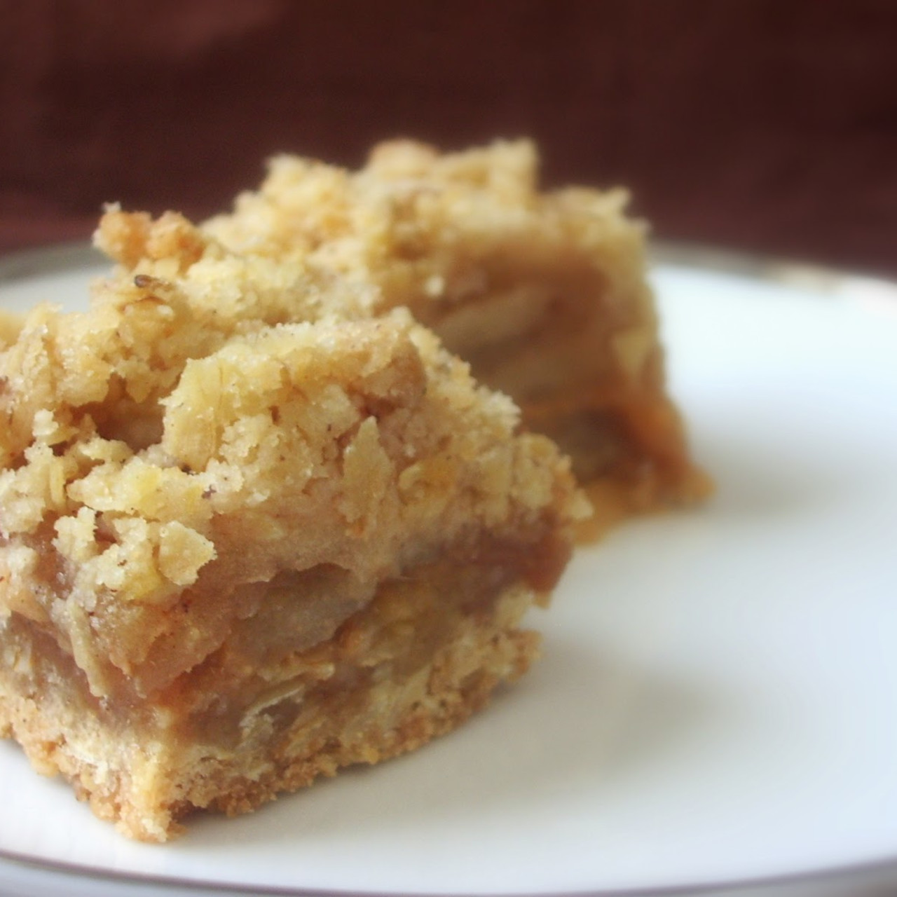 Caramel Apple Crumble Bars