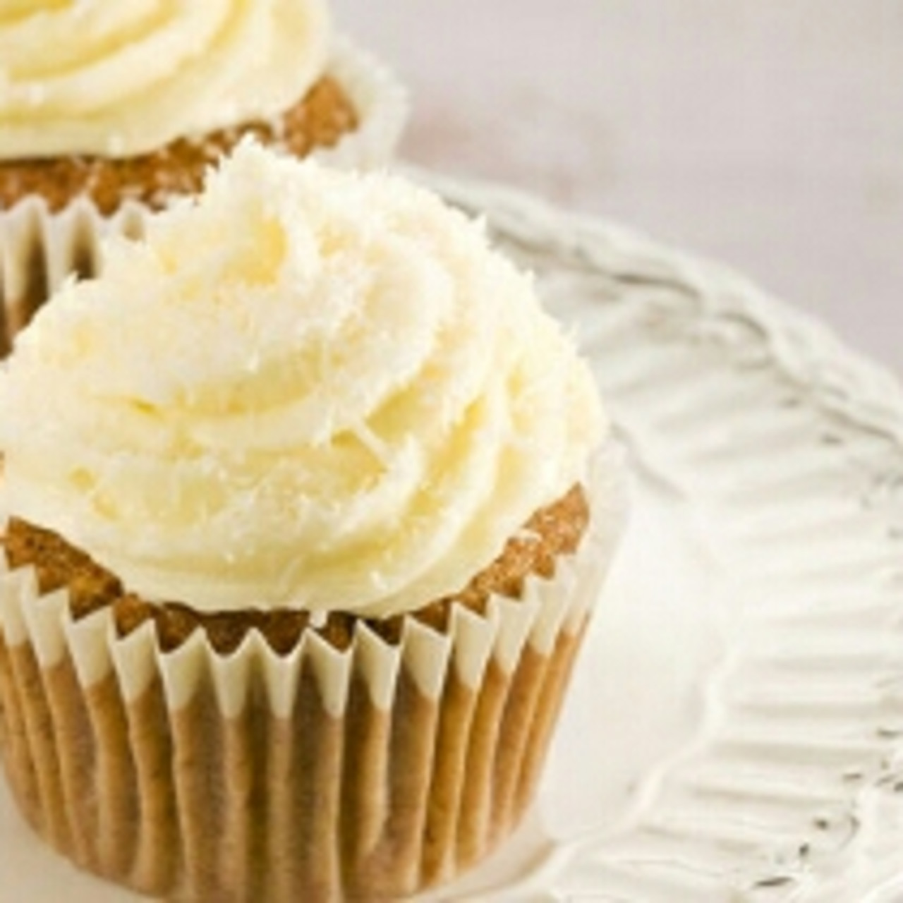 https://bigoven-res.cloudinary.com/image/upload/t_recipe-1280/carrot-cupcakes-tesco-49b238d0f8721085ecc6a037.jpg