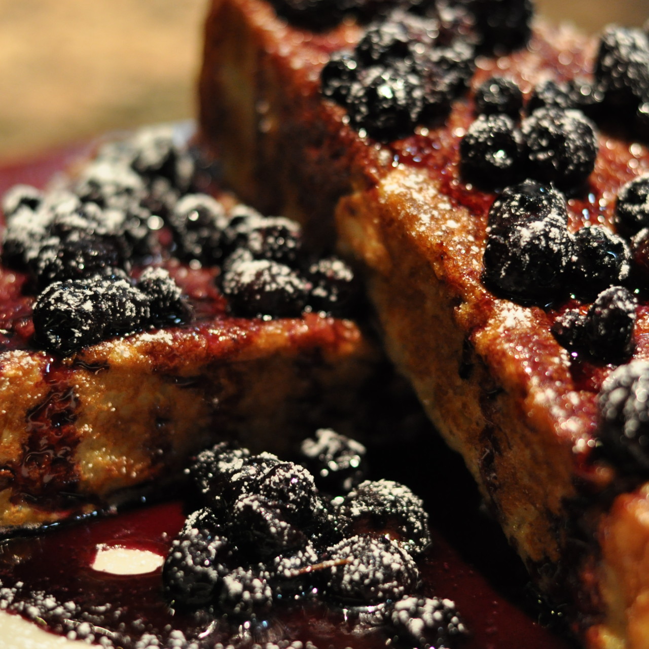 Cinnamon French Toast With Berry Sauce