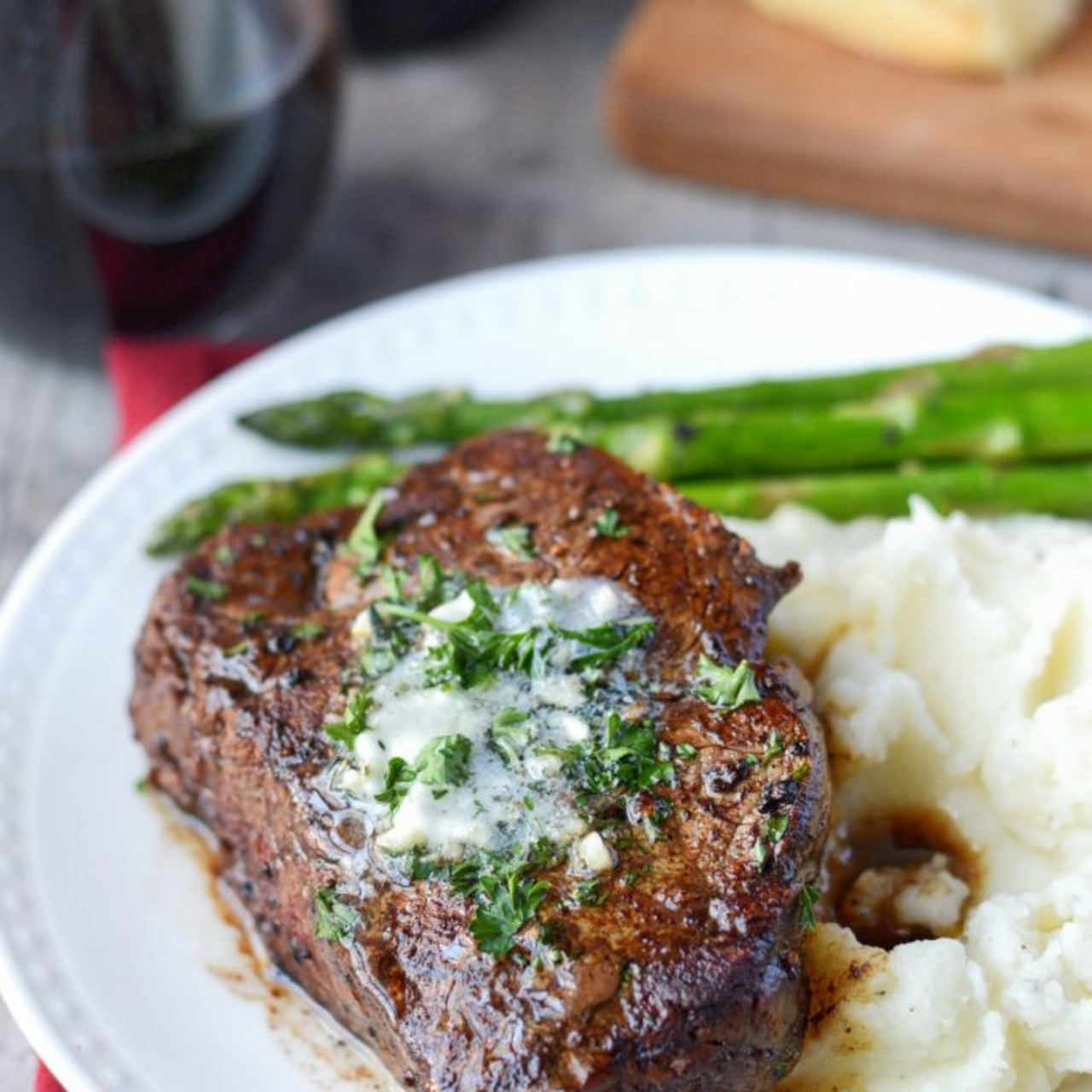 Filet Mignon w/Garlic Herb Butter