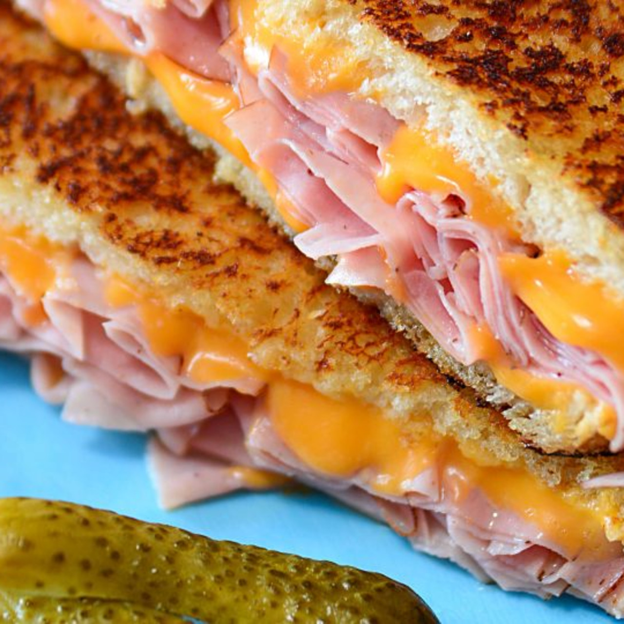 Grilled Ham And Cheese Sandwich In Spanish