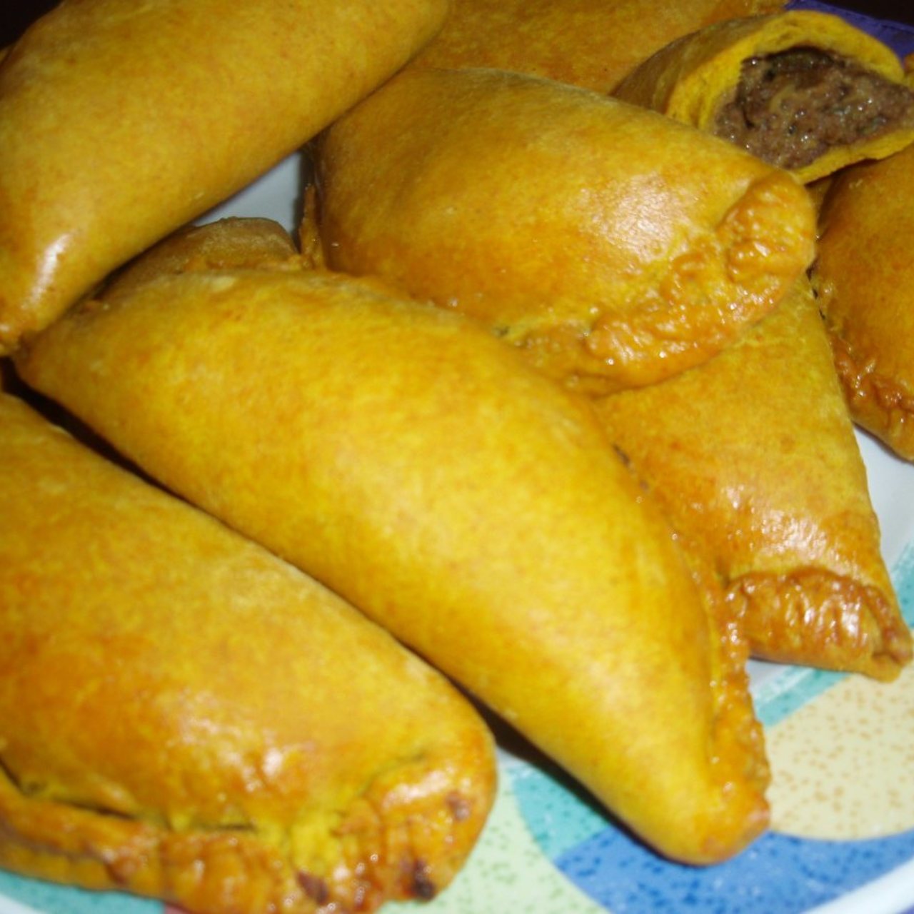 Jamaican Beef Patty 711 Jamaican Meat Patties BigOven The Gold News