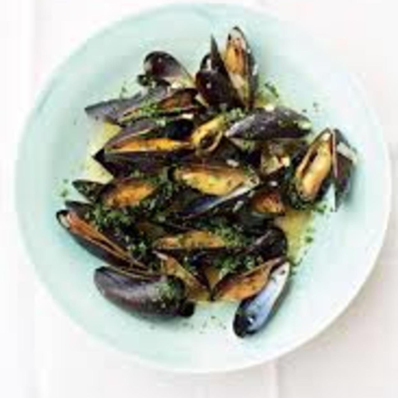 Mussels with Leeks and White Wine