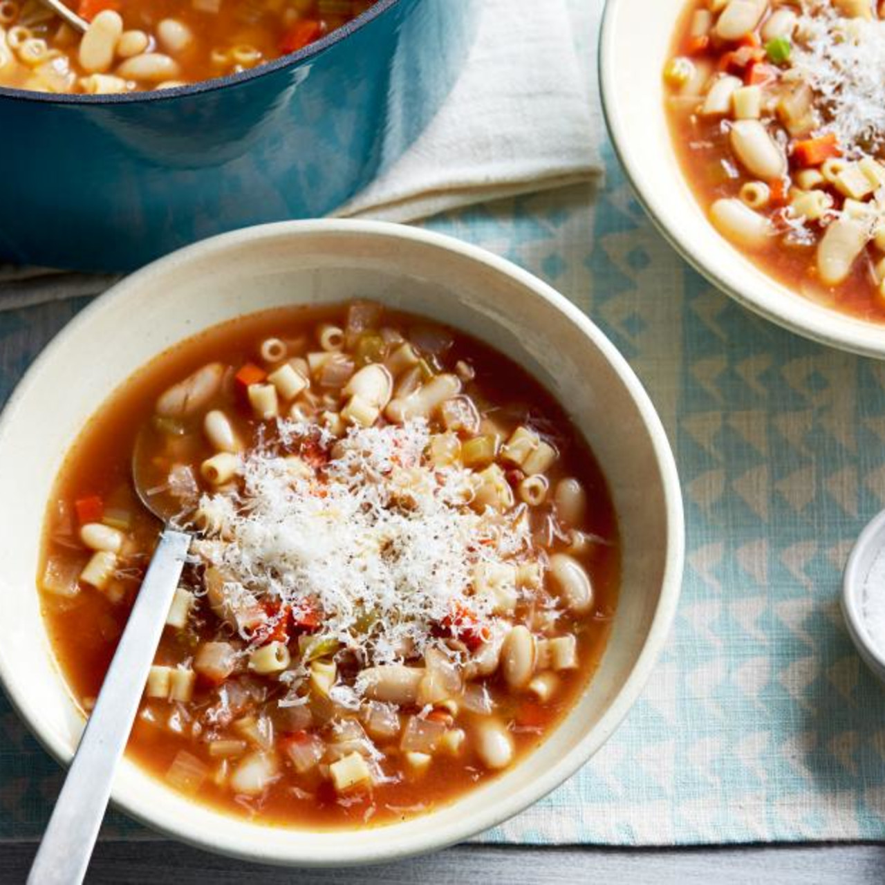 Традиционный итальянский суп с фасолью
