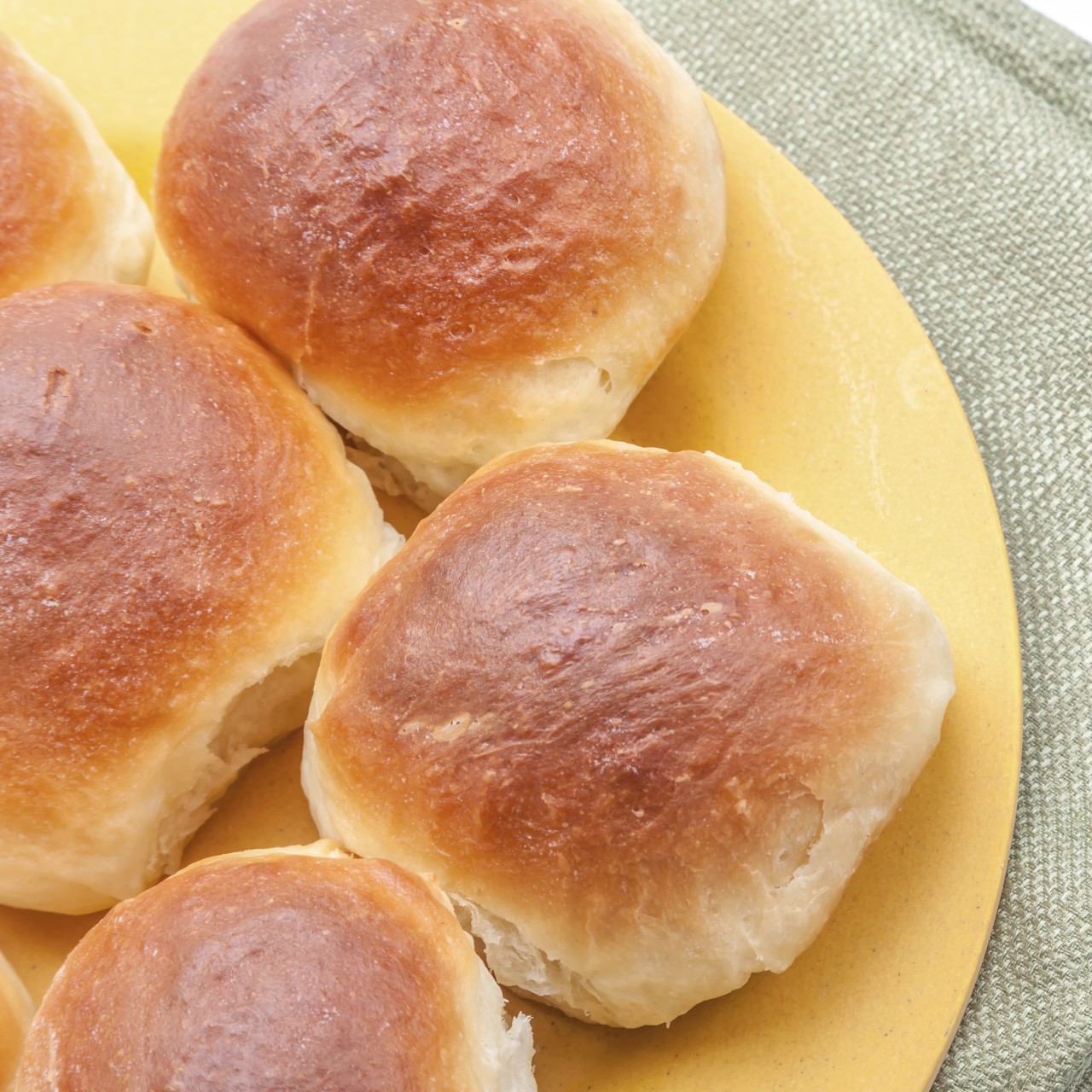 Perfectly Easy Dinner Rolls perfectly-easy-dinner-rolls