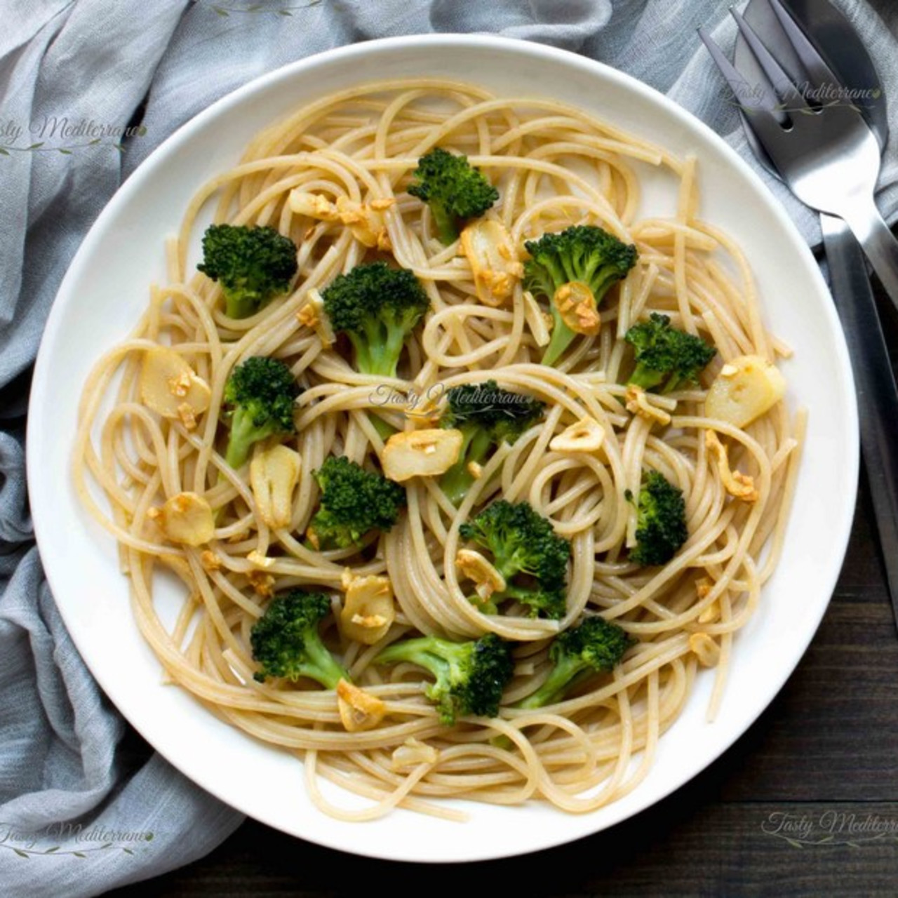 Spaghetti Aglio E Olio W/Broccoli