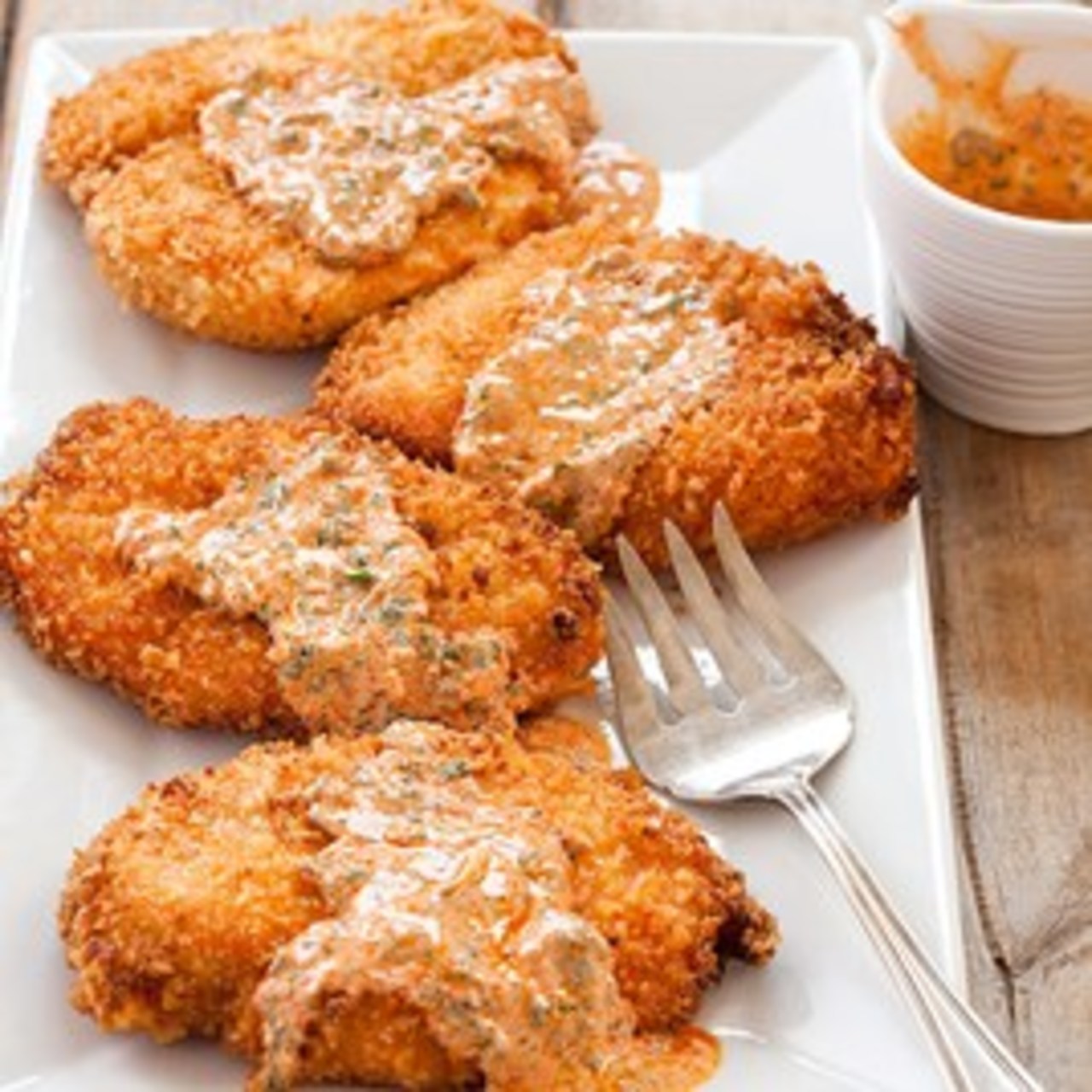 Spanish Chicken Cutlets with Yogurt Sauce