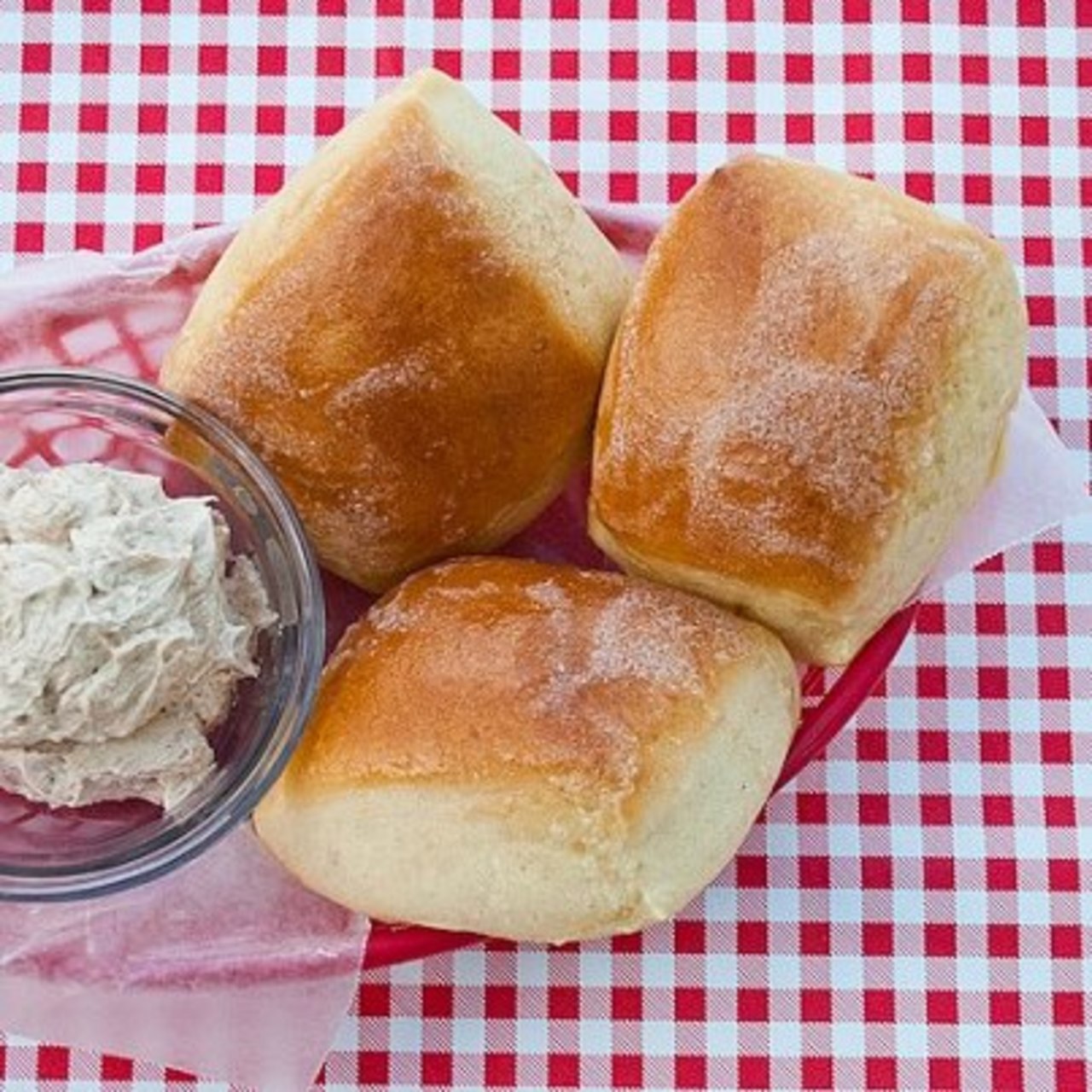 Texas Roadhouse Rolls with Cinnamon Honey Butter