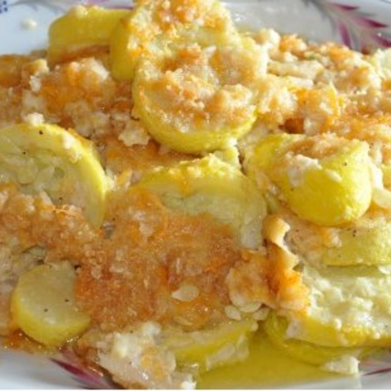 https://bigoven-res.cloudinary.com/image/upload/t_recipe-1280/yellow-squash-casserole-35.jpg