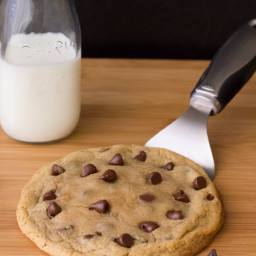 1 Giant Chocolate Chip Cookie to satisfy your sweet tooth. Soft, chewy & fi