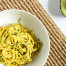 10-Minute Raw Vegan Curry With Zucchini Noodles