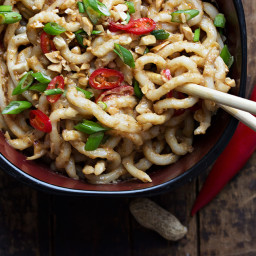 10-Minute Spicy Peanut Udon Noodles