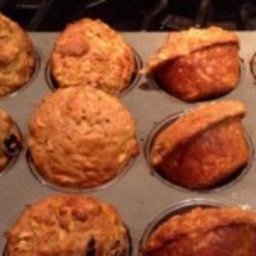100-Calorie Apple-Oatmeal Muffins