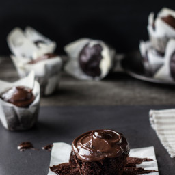 100-calorie-chocolate-cupcakes-with-chocolate-cream-cheese-icing-1806661.jpg