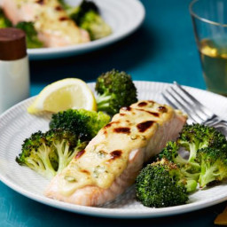 15-Minute Broiled Salmon and Broccoli