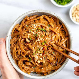 15 Minute Spicy Peanut Butter Noodles