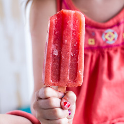 2-ingredient-strawberry-popsicles-links-to-inspire-1651627.jpg