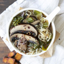 20-Minute Low-Fat Detox Bok Choy Miso Noodle Soup- Veggies Don't Bite