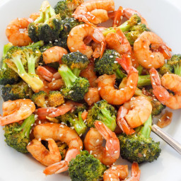 20-Minute Skinny Sriracha Shrimp and Broccoli