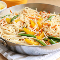20-Minute Stir Fry Rice Noodles with Veggies