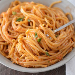 20-Minute Tomato Pesto Pasta
