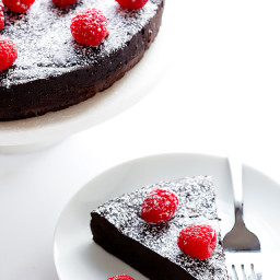 3-ingredient-flourless-chocolate-cake-1350053.jpg