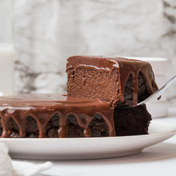 3 Ingredient Healthy Chocolate Cake (No Flour, Sugar, Eggs, Dairy or Oil)
