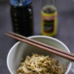 3 Ingredient Sesame Beansprouts